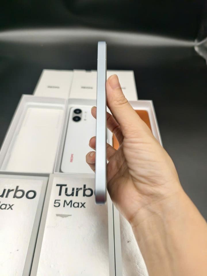Redmi Turbo 5 Max 12/256 Fullbox-duoc-ban-tai-Nhất Tín Mobile , anh chị nhắn zalo 0937545427 ,để tư vấn trước khi đặt hàng giúp em