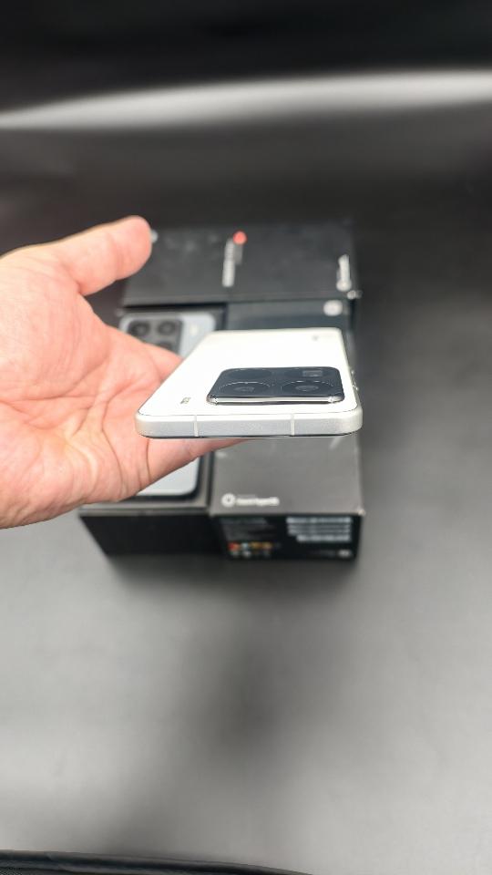 Xiaomi 15 pro 12/256 Fullbox Rom quốc tế-duoc-ban-tai-Nhất Tín Mobile , anh chị nhắn zalo 0937545427 ,để tư vấn trước khi đặt hàng giúp em
