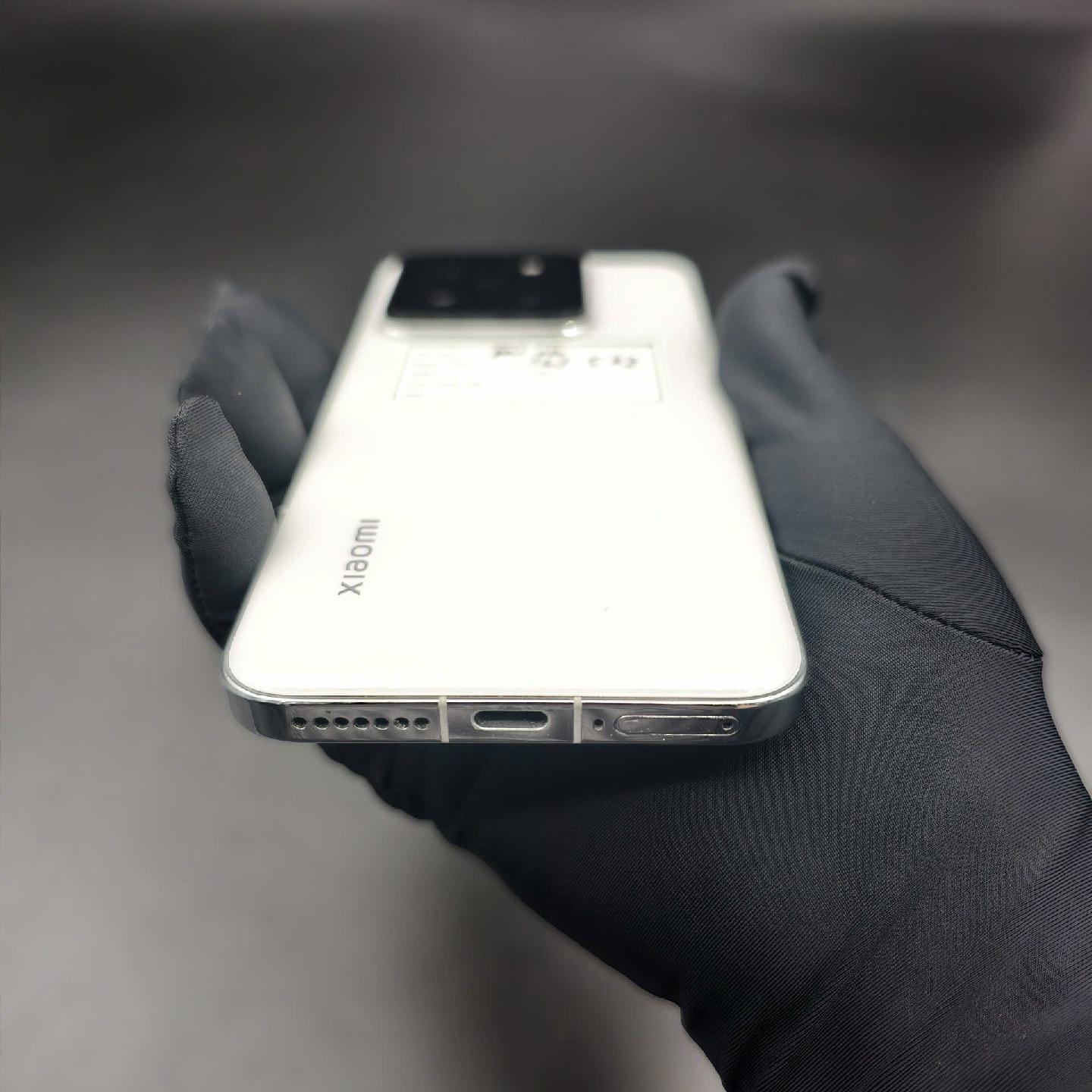 Xiaomi 14 16/512 Rom quốc tế-duoc-ban-tai-Nhất Tín Mobile , anh chị nhắn zalo 0937545427 ,để tư vấn trước khi đặt hàng giúp em