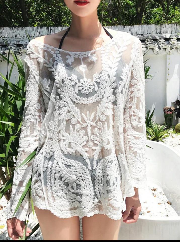 Cover ups thêu mỏng-duoc-ban-tai-SAND + SKY ( Beachwear )