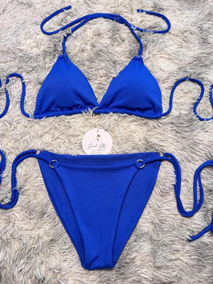 Bộ 2 mảnh màu trơn ( nhiều màu )-duoc-ban-tai-SAND + SKY ( Beachwear )