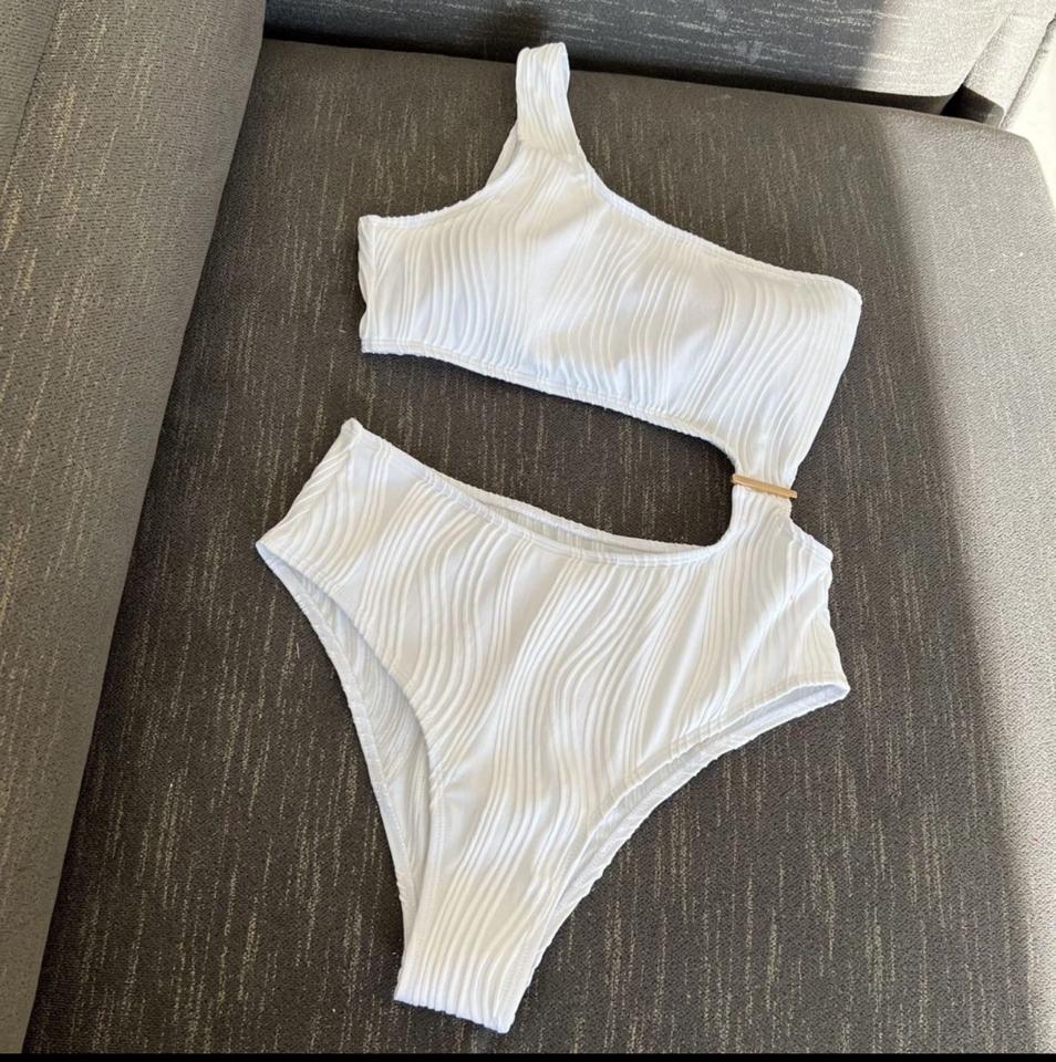 Bikini một mảnh khoét eo-duoc-ban-tai-SAND + SKY ( Beachwear )