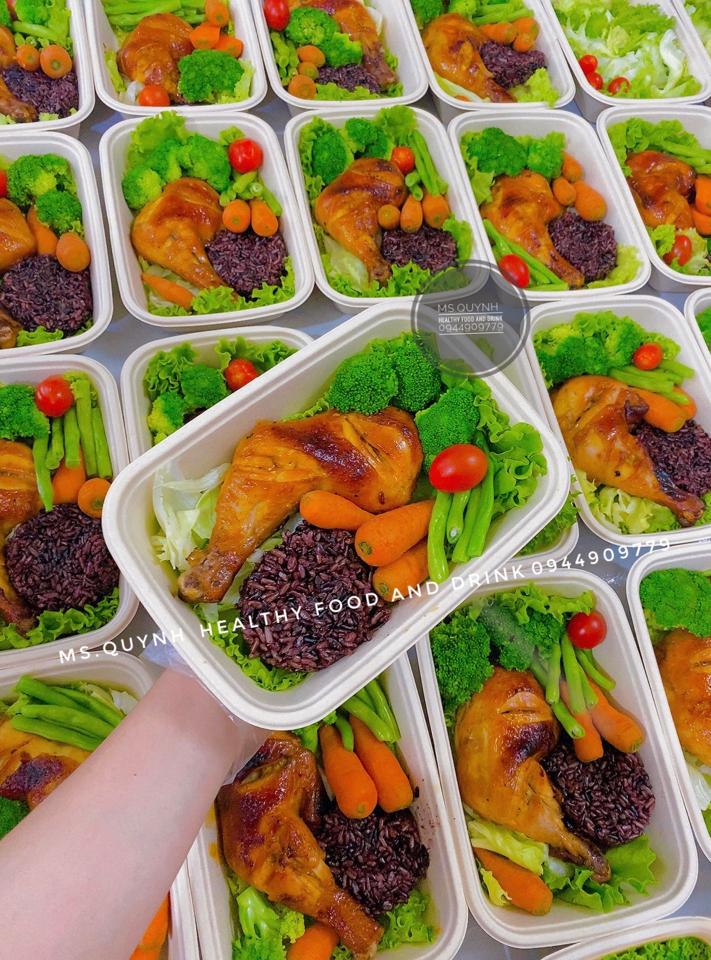 Cơm Lứt Đùi Gà Mật Ong -duoc-ban-tai-Ms.QUYNH HEALTHY FOOD