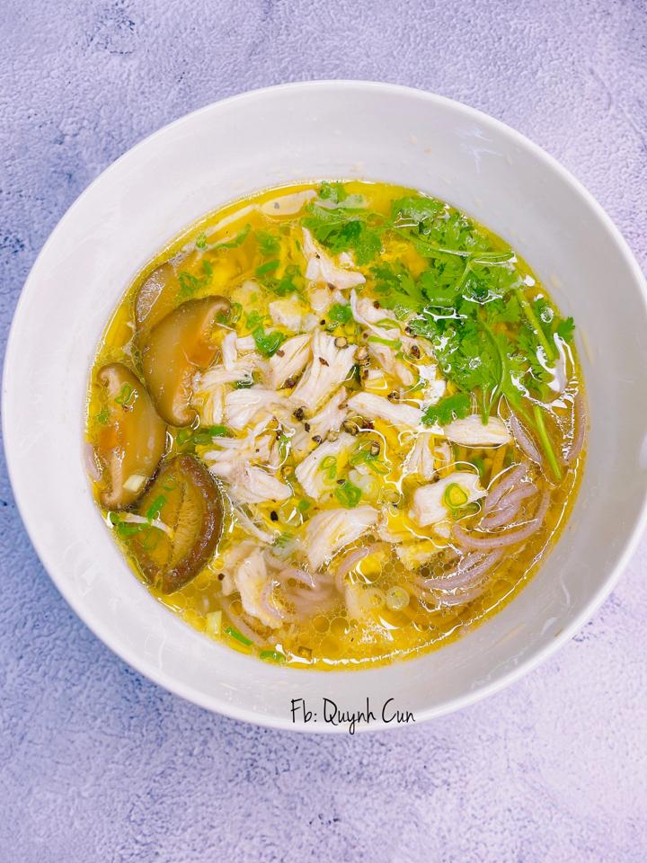 Bún Lứt Nước Suông Gà Xé -duoc-ban-tai-Ms.QUYNH HEALTHY FOOD