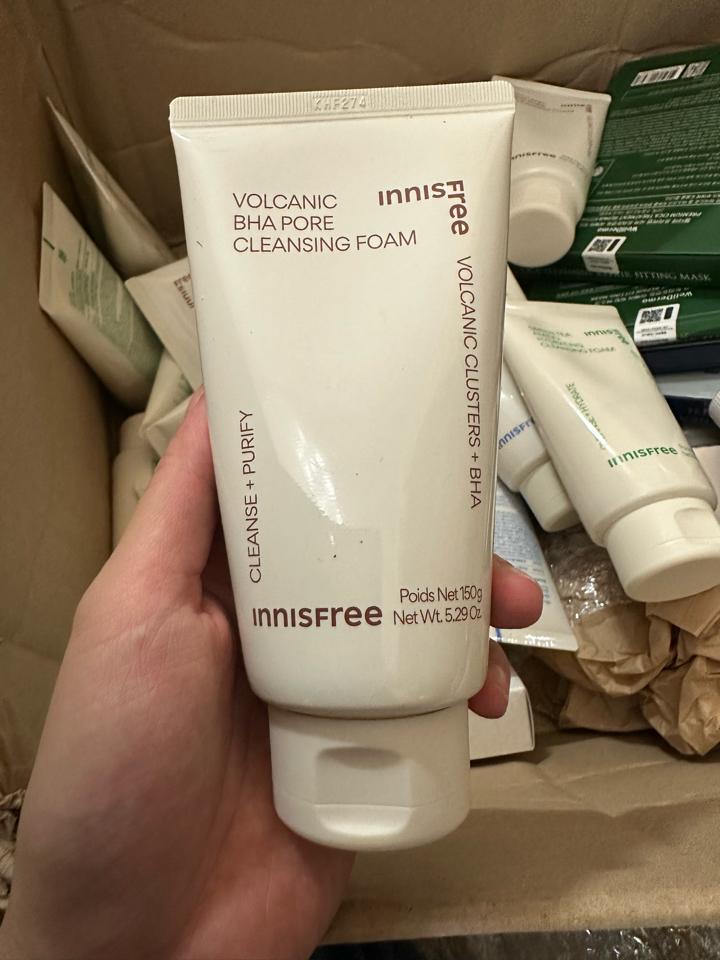 Srm Innisfree gấp đôi tro núi lửa-duoc-ban-tai-Thu Huong Hoang- Mỹ Phẩm Hàn chính hãng
