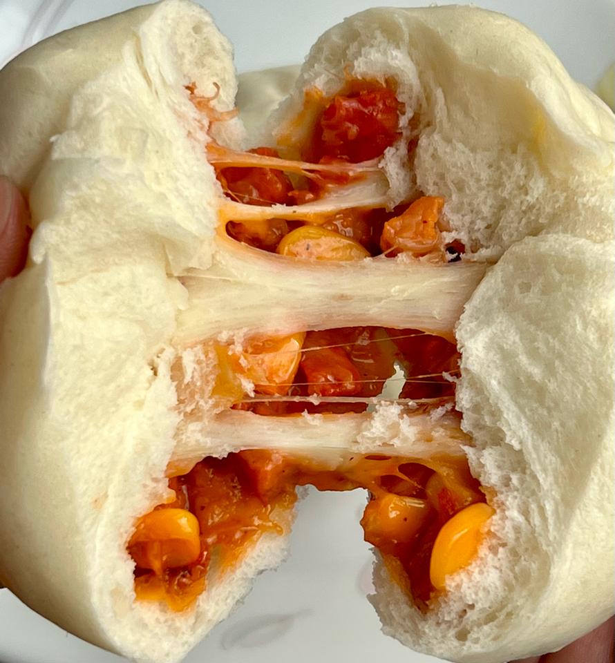 Bánh bao xá xíu phô mai kéo sợi-duoc-ban-tai-Bếp An