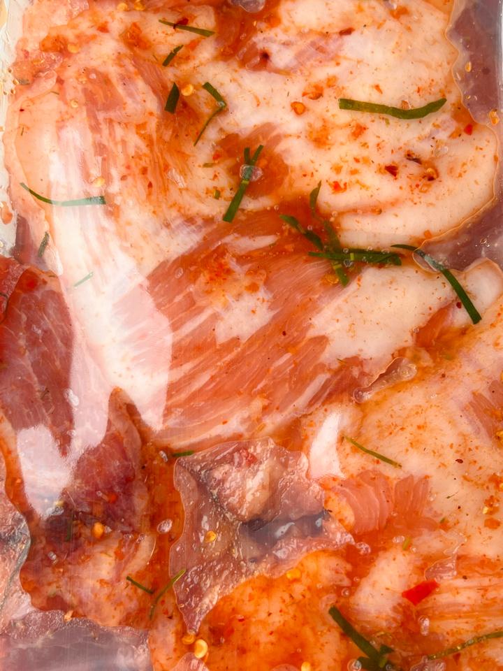 Nạc nọng nướng lá chúc 500 gr -duoc-ban-tai-Bếp An