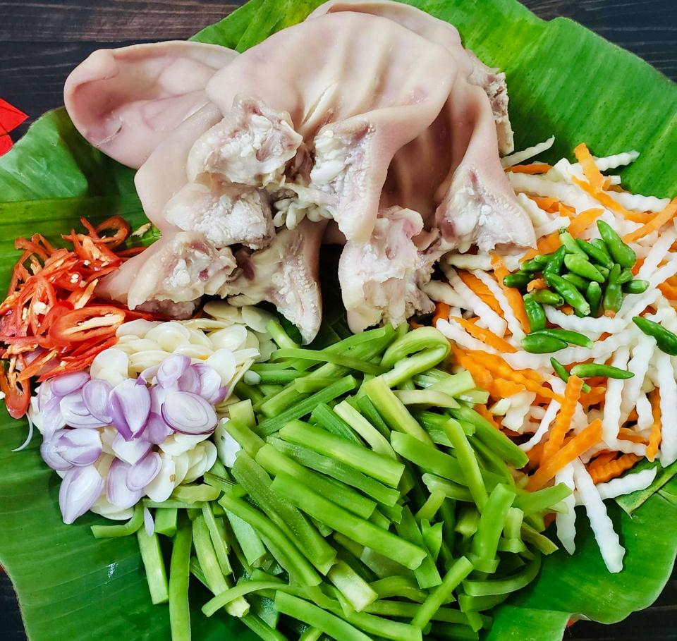 Tai heo ngâm rau tiến vua 1kg-duoc-ban-tai-Bếp An