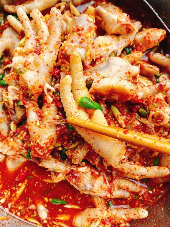 Chân Gà Xốt Thái Chua Cay-duoc-ban-tai-Bếp An