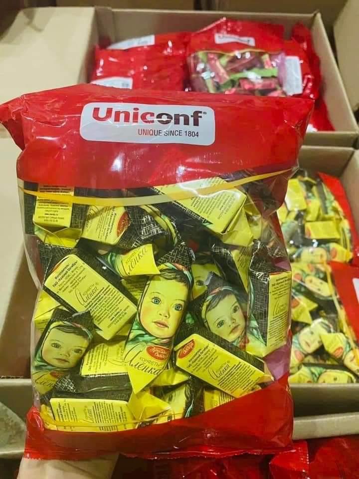 Chocolate cô bé Nga Alenka Uniconf -duoc-ban-tai-Ly Vy
