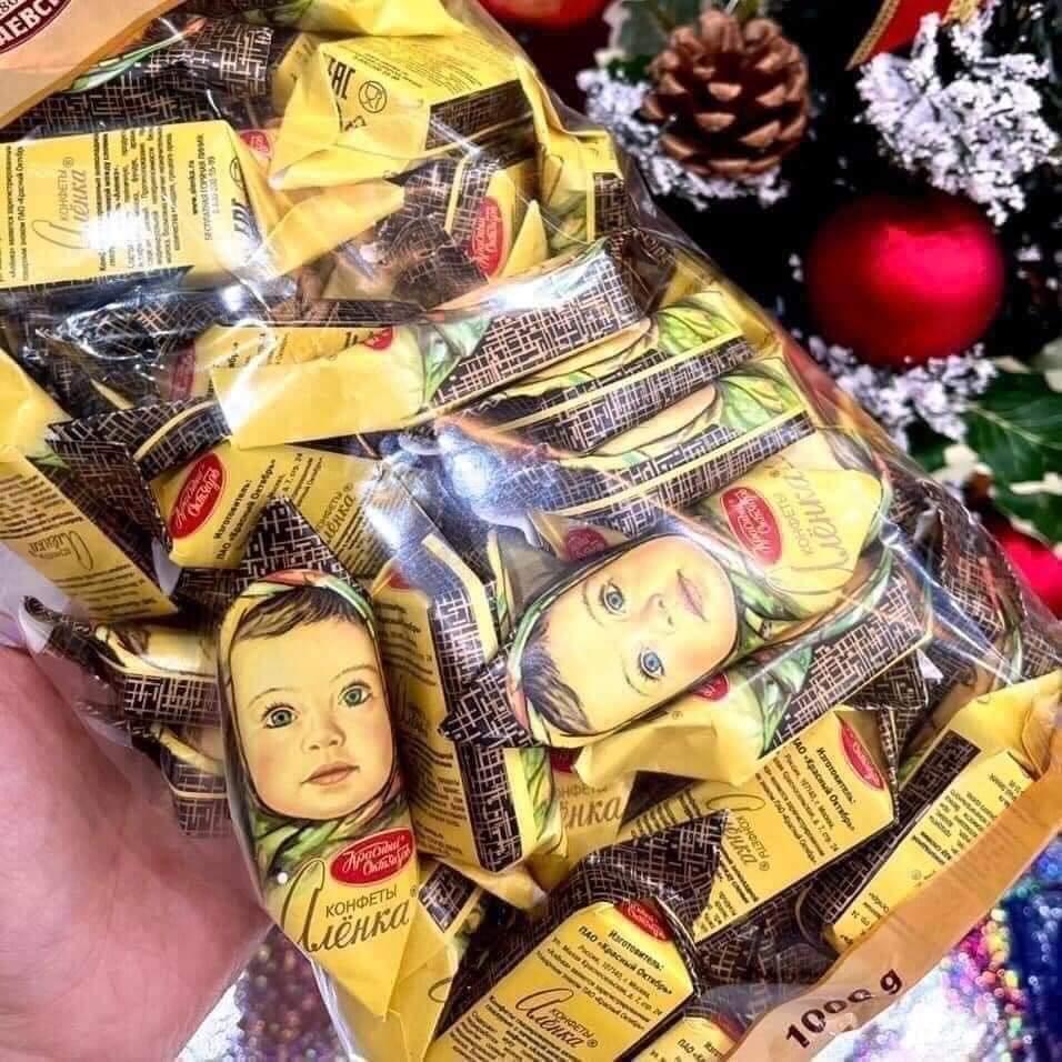 Chocolate cô bé Nga Alenka Uniconf -duoc-ban-tai-Ly Vy