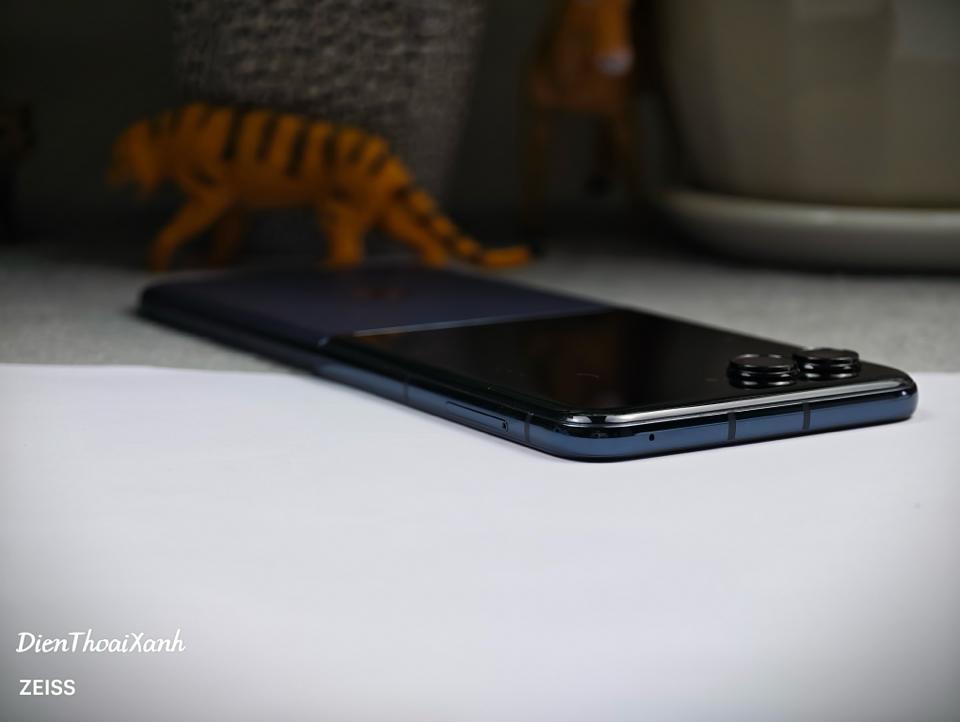 Moto Razr 50 Ultra 12/256G - 63155-duoc-ban-tai-Điện Thoại Xanh
