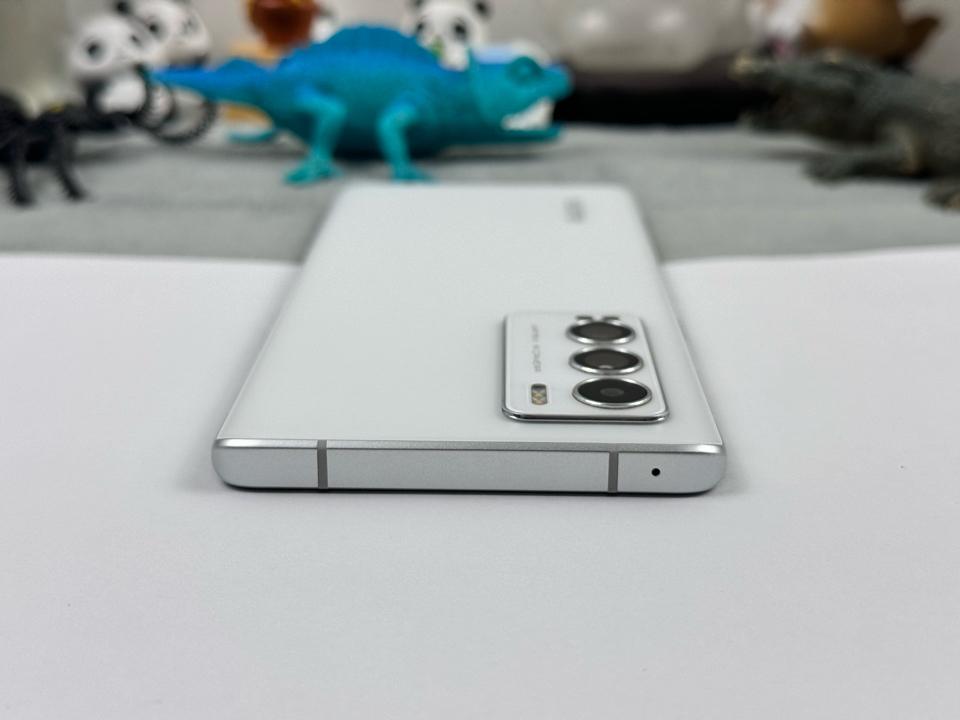 Realme GT Master Explorer Edition 8/128G - 44093-duoc-ban-tai-Điện Thoại Xanh