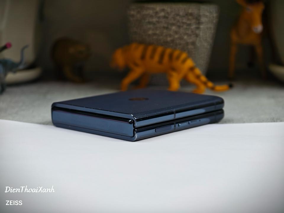 Motorola Razr 50 Ultra 12/256G - 64197-duoc-ban-tai-Điện Thoại Xanh