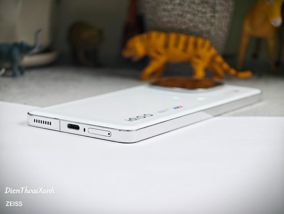 iQOO 12 16/512G - 60913-duoc-ban-tai-Điện Thoại Xanh