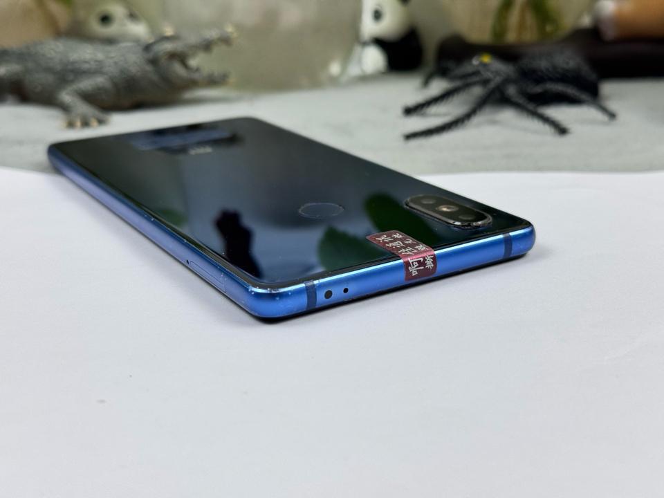 Xiaomi 8 SE 6/64G - (27331,86519,9157120793,31277)-duoc-ban-tai-Điện Thoại Xanh