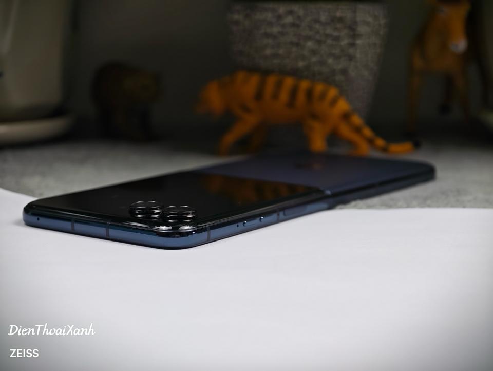 Moto Razr 50 Ultra 12/256G - 63155-duoc-ban-tai-Điện Thoại Xanh