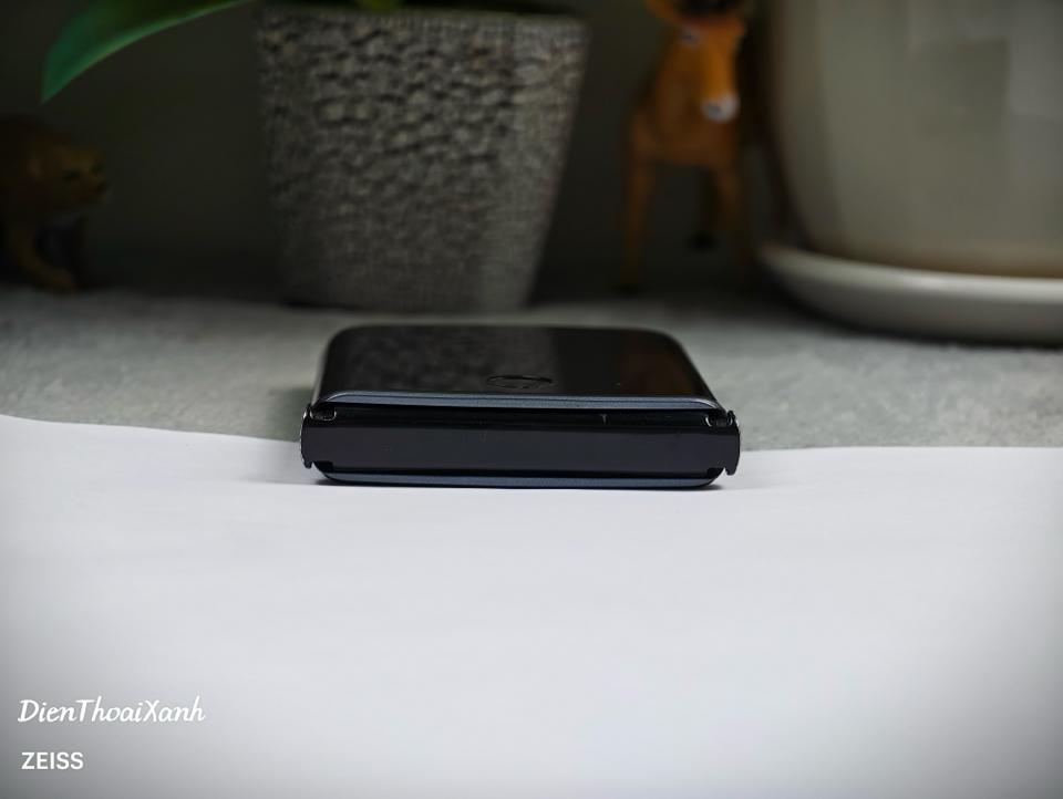 Moto Razr 5G 2020 8/256G - 05498-duoc-ban-tai-Điện Thoại Xanh