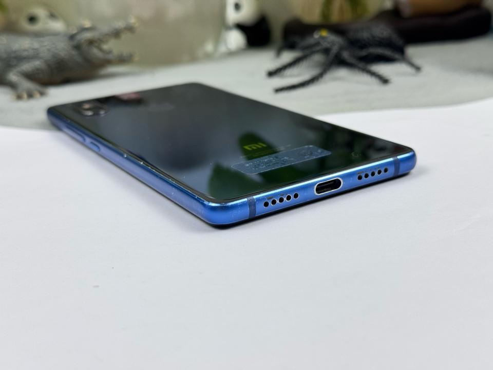 Xiaomi 8 SE 6/64G - (27331,86519,9157120793,31277)-duoc-ban-tai-Điện Thoại Xanh