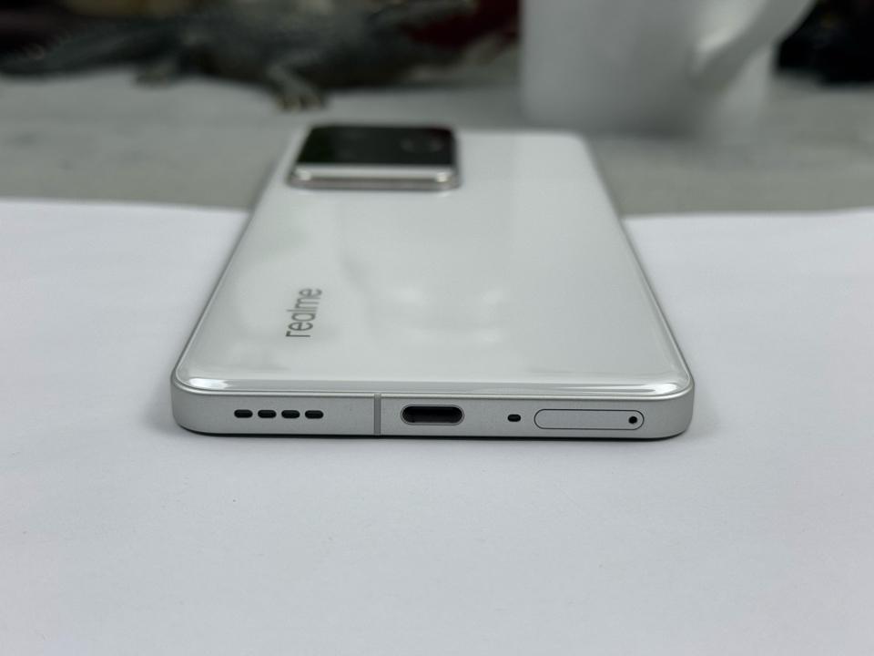 Realme GT6 12/256G - (32052,65951)-duoc-ban-tai-Điện Thoại Xanh