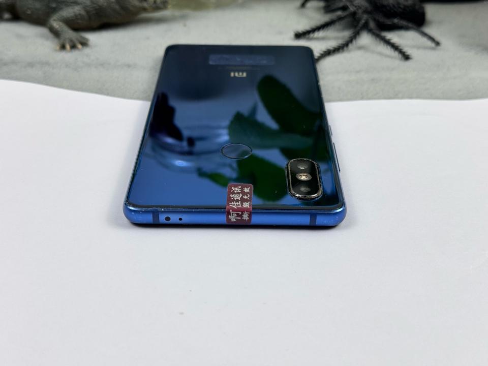 Xiaomi 8 SE 6/64G - (27331,86519,9157120793,31277)-duoc-ban-tai-Điện Thoại Xanh