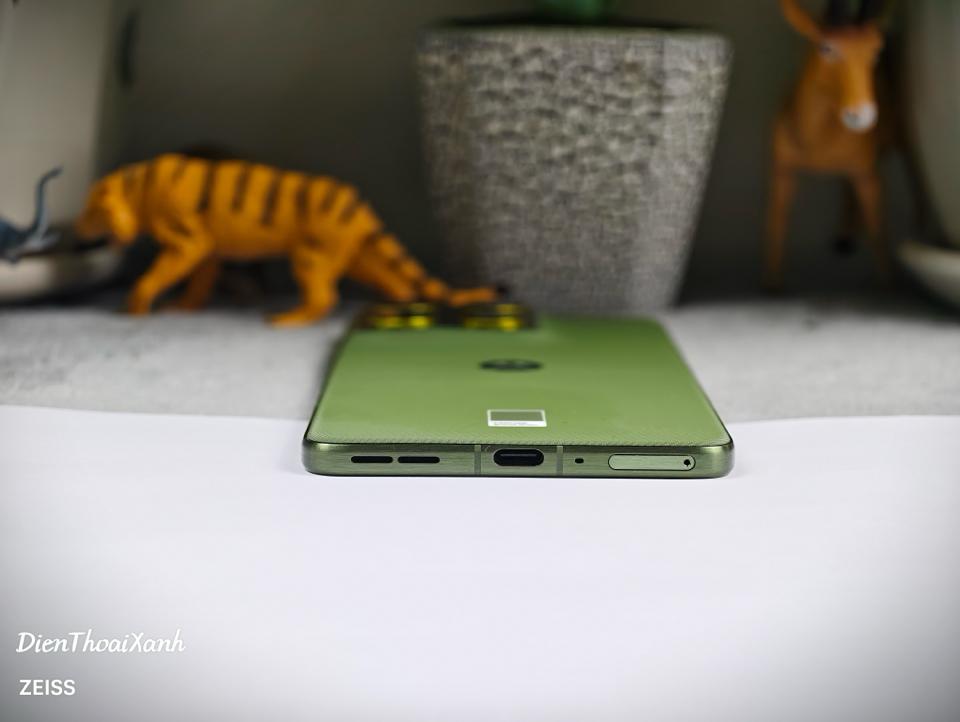 Moto X70 Air 12/256G - 93290-duoc-ban-tai-Điện Thoại Xanh