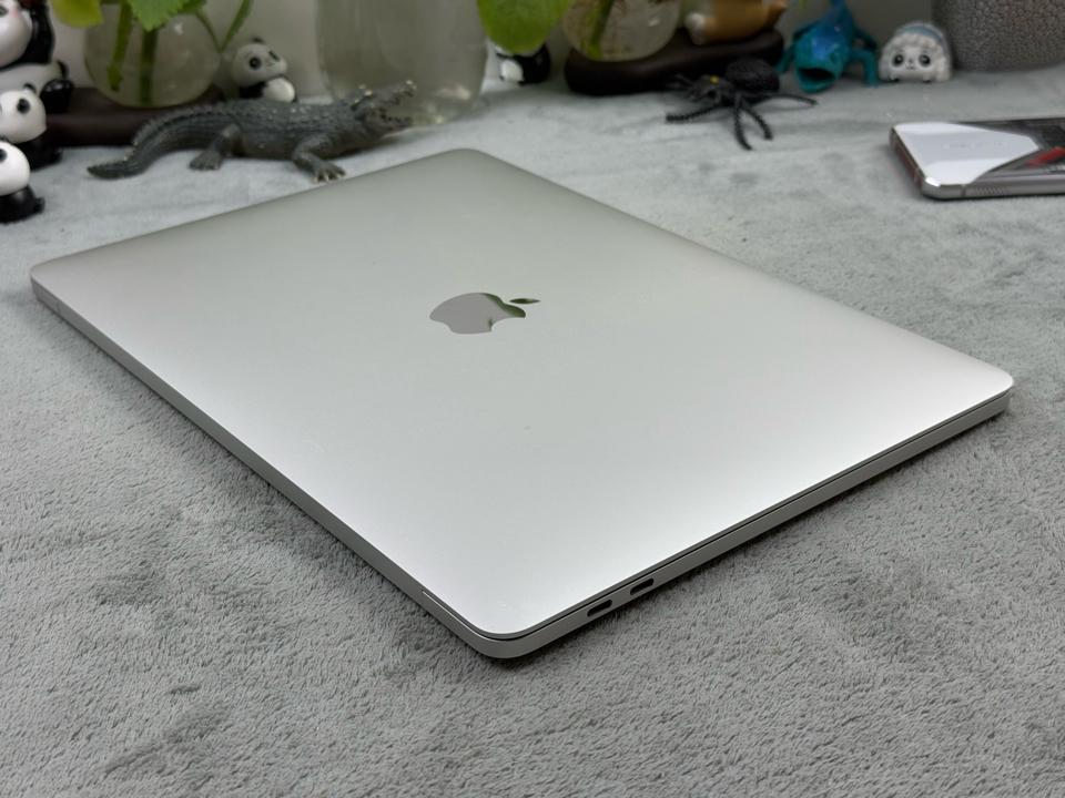 Macbook Pro 2019 16/256G 13 inch - SL416-duoc-ban-tai-Điện Thoại Xanh