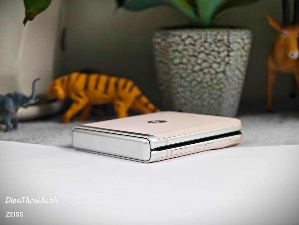 Moto Razr 40 8/256G - 74837-duoc-ban-tai-Điện Thoại Xanh