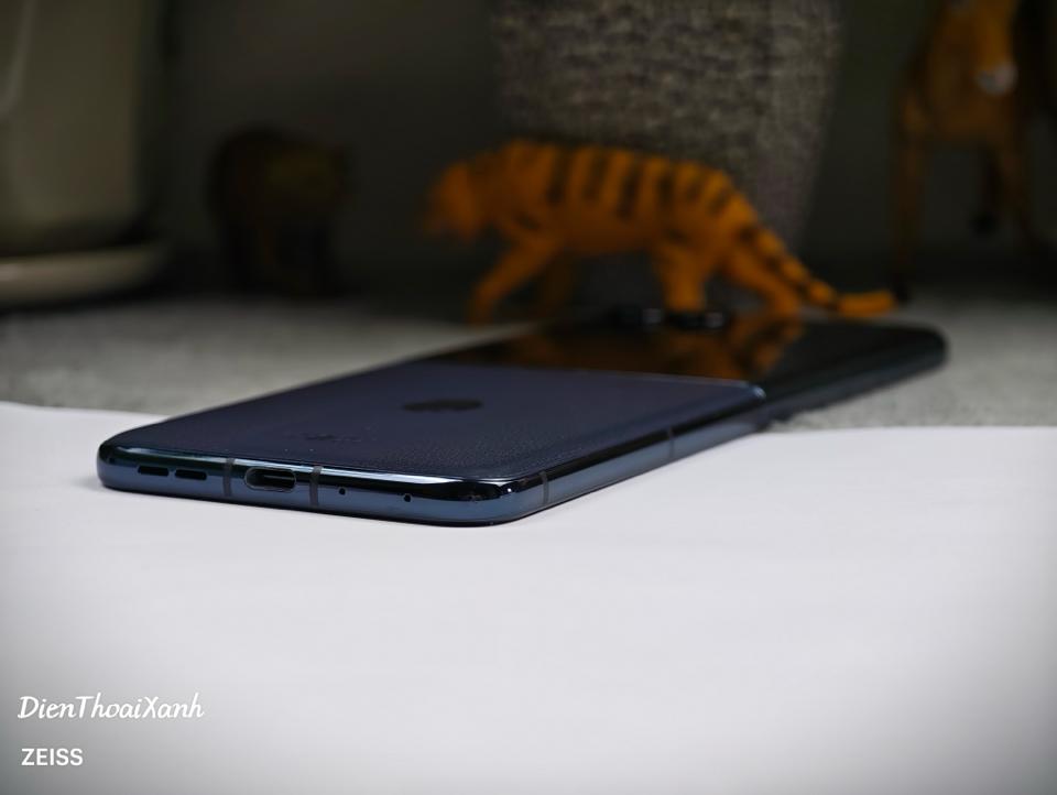 Moto Razr 50 Ultra 12/256G - 63155-duoc-ban-tai-Điện Thoại Xanh
