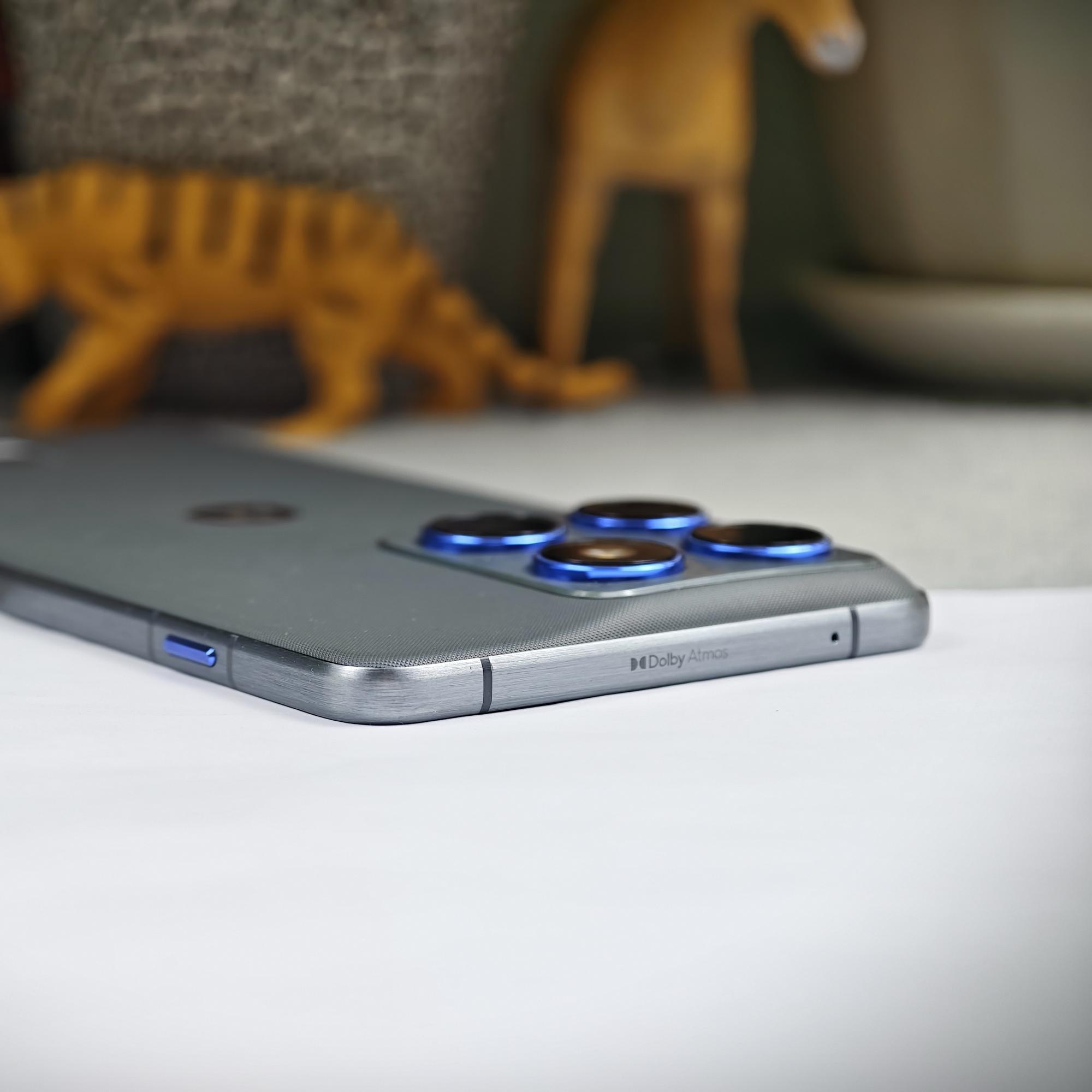 Moto X70 Air 12/256G - 63459-duoc-ban-tai-Điện Thoại Xanh