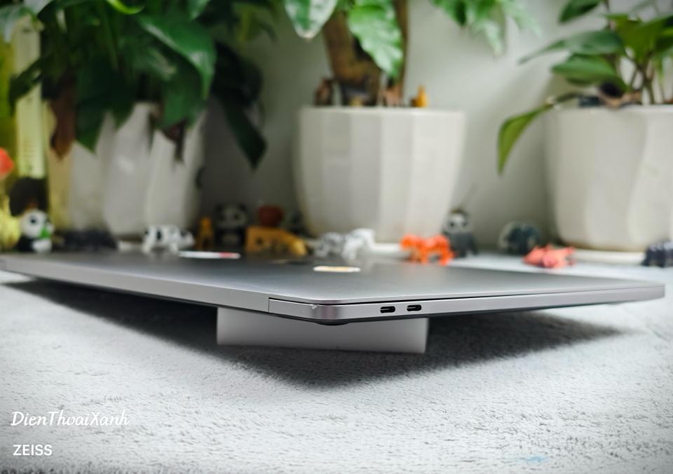 Macbook Pro 2016 15 inch Touchbar 16/256G - XGTFL-duoc-ban-tai-Điện Thoại Xanh