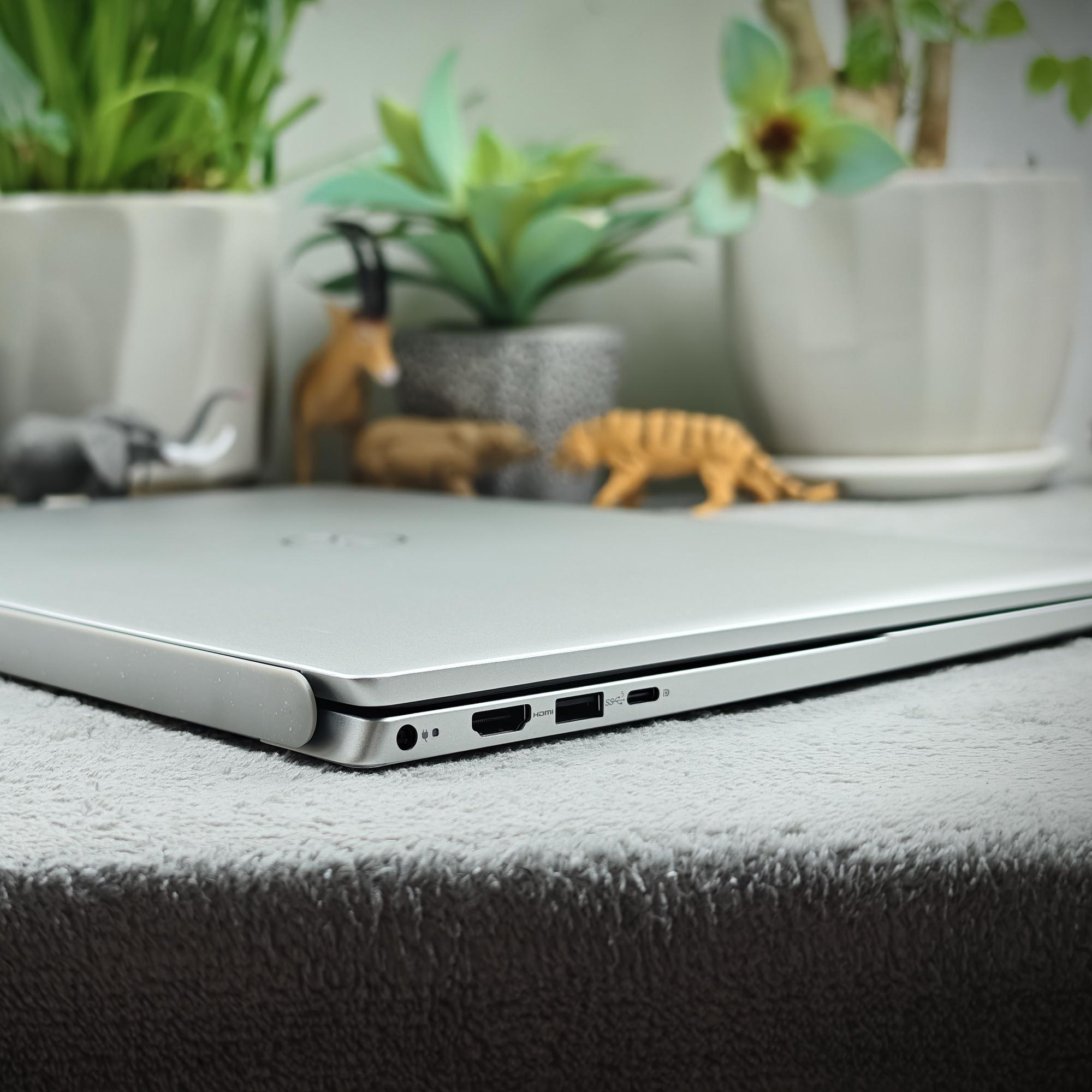Dell Inspiron 16 5620 16/512G - XRPL3-duoc-ban-tai-Điện Thoại Xanh