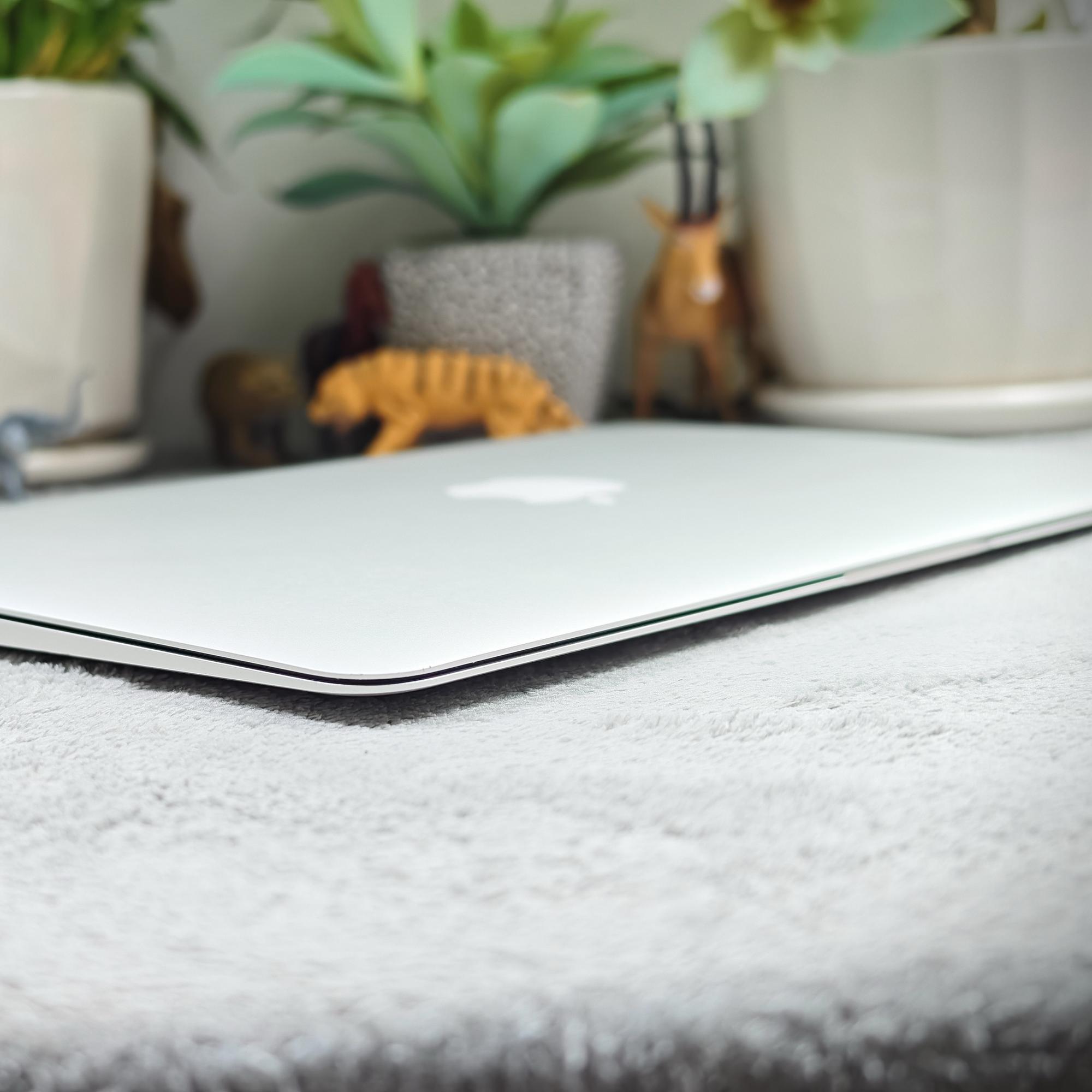 Macbook Air 11 2014 4/128G -EG083-duoc-ban-tai-Điện Thoại Xanh