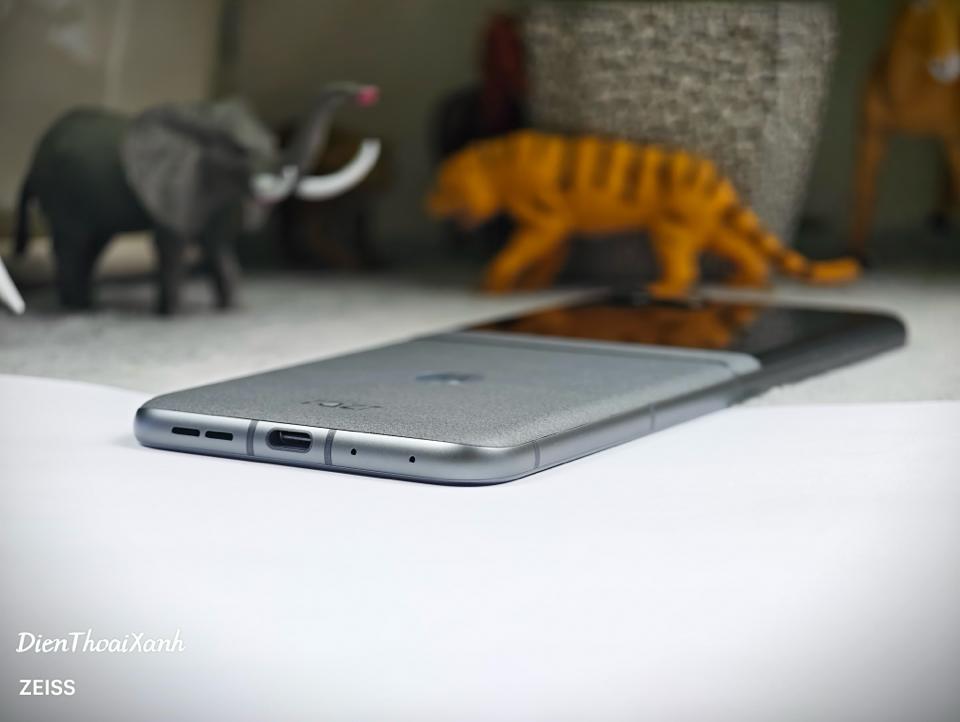 Moto Razr 2024 8/256G - 62075-duoc-ban-tai-Điện Thoại Xanh