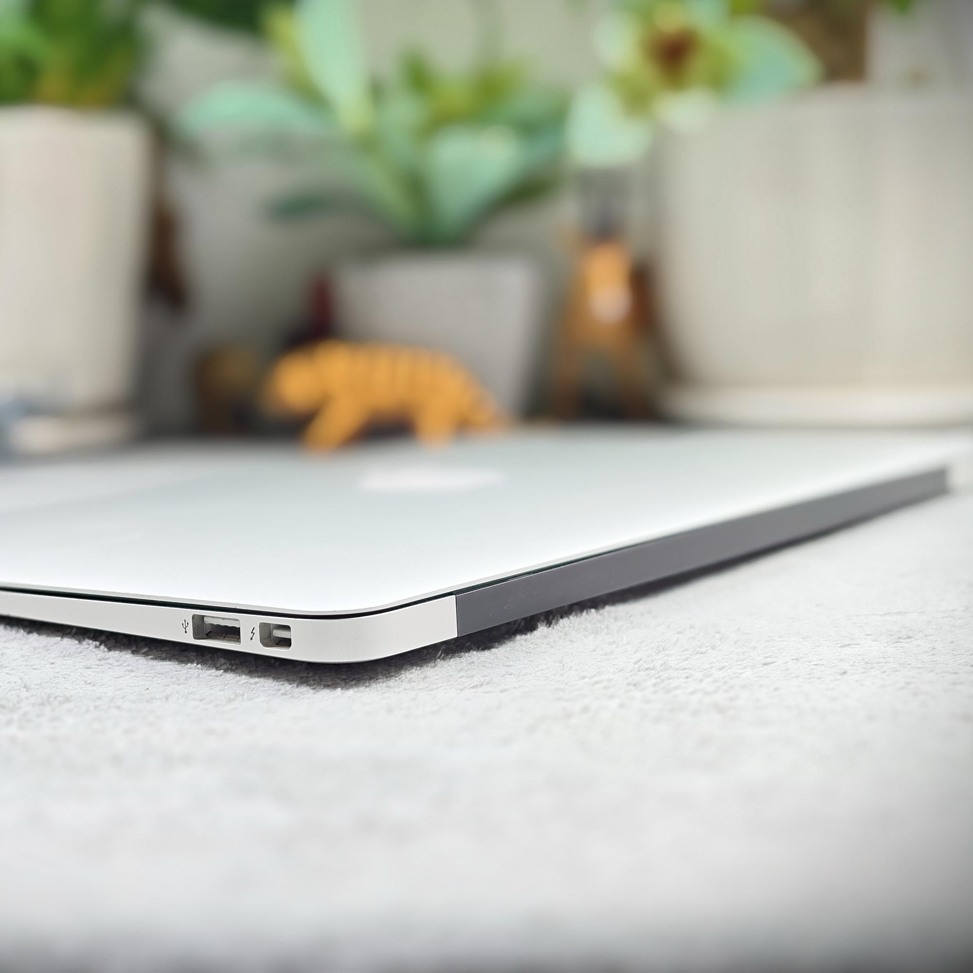 Macbook Air 11 2014 4/128G -EG083-duoc-ban-tai-Điện Thoại Xanh