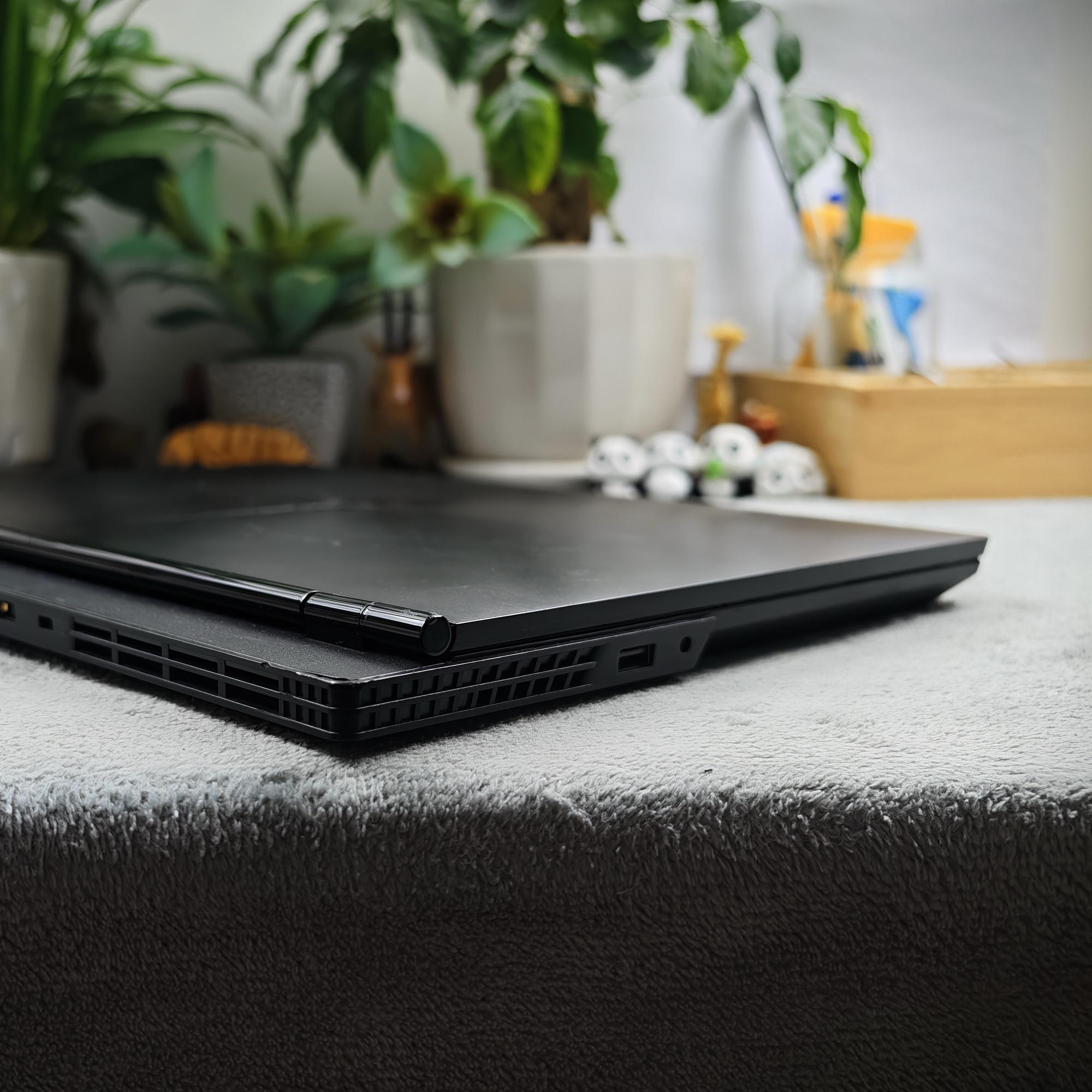 Lenovo Legion Y7000 2018 8/512G - 8FGXR-duoc-ban-tai-Điện Thoại Xanh