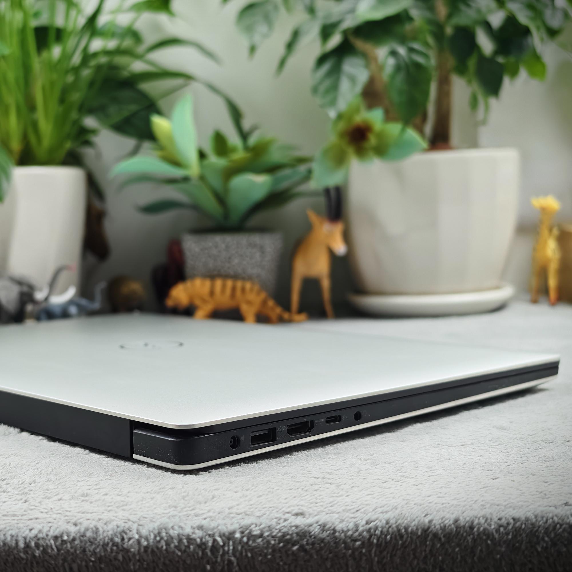 Dell XPS 15 7590 32/1TB - CX0Z2-duoc-ban-tai-Điện Thoại Xanh