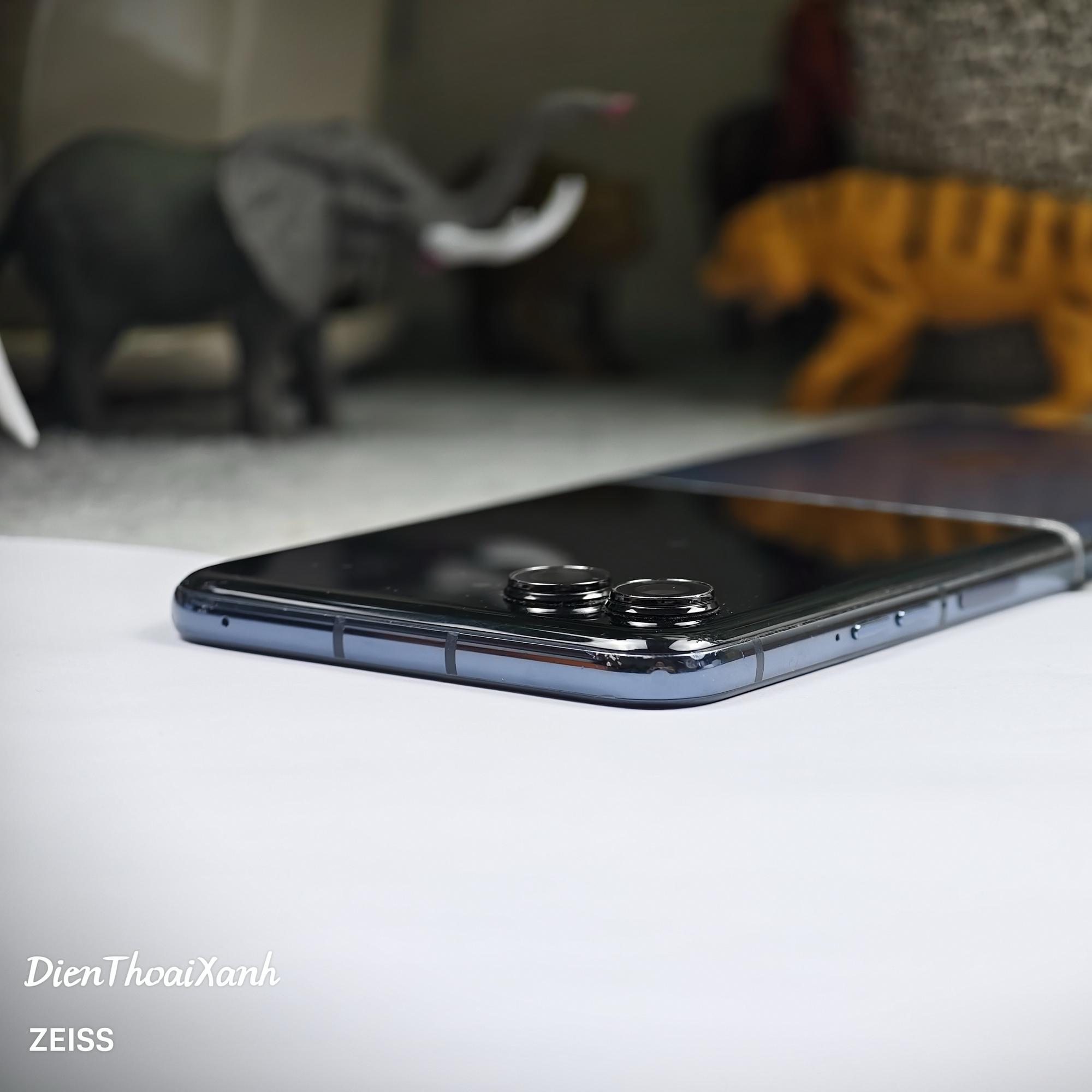 Moto Razr 50 Ultra 12/256G - 09293-duoc-ban-tai-Điện Thoại Xanh
