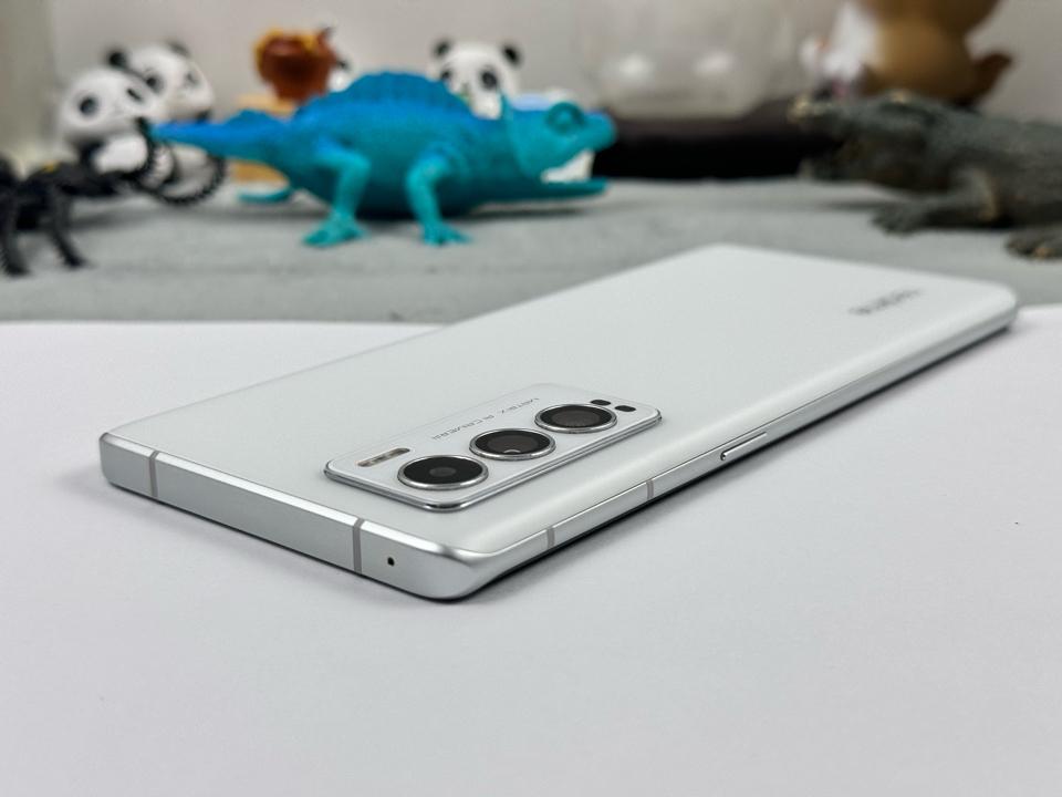 Realme GT Master Explorer Edition 8/128G - 44093-duoc-ban-tai-Điện Thoại Xanh