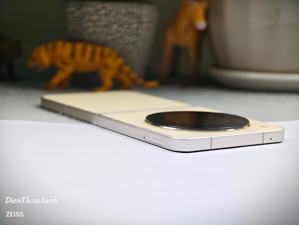 Nubia Flip 1 12/512G - 98013-duoc-ban-tai-Điện Thoại Xanh