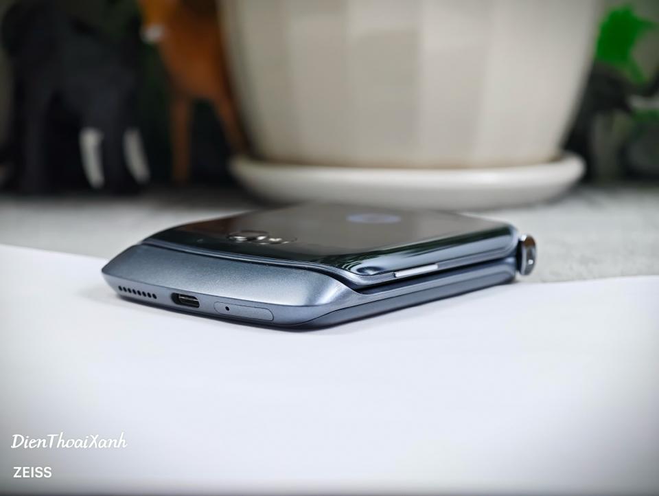 Motorola Razr 5G 2020 8/256G - 46445-duoc-ban-tai-Điện Thoại Xanh