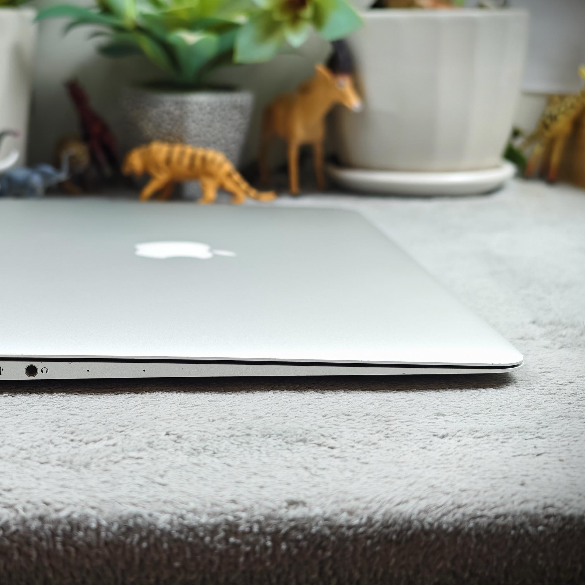 Macbook Air 13 inch 2015 8/128G - XH3QD-duoc-ban-tai-Điện Thoại Xanh