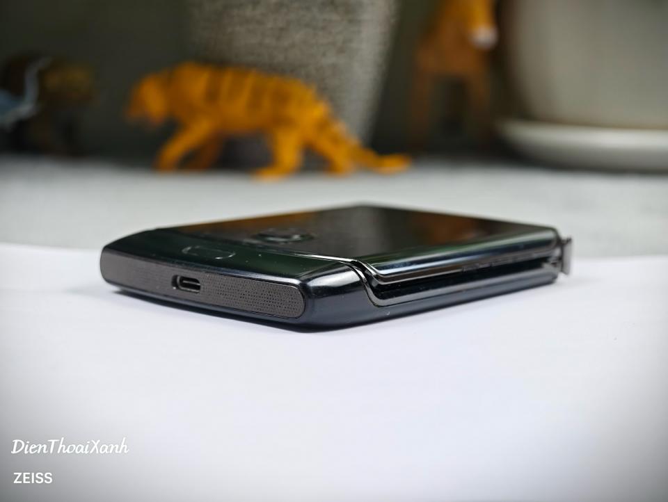 Moto Razr 2019 6/128G - 17656-duoc-ban-tai-Điện Thoại Xanh