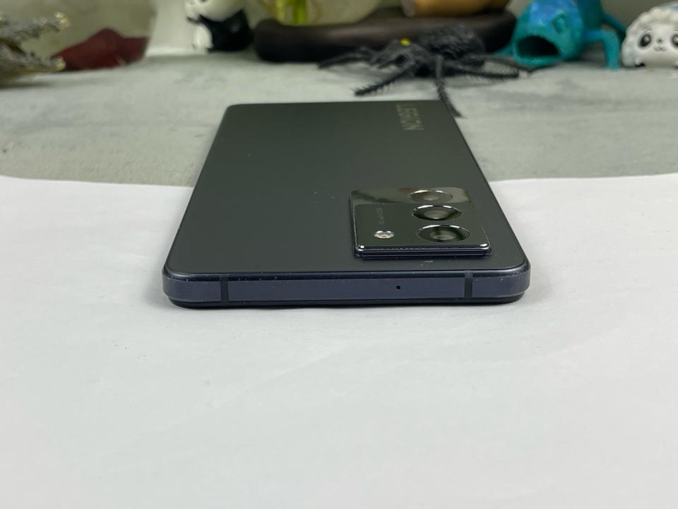 Lenovo Legion Y70 8/128G - 80635-duoc-ban-tai-Điện Thoại Xanh