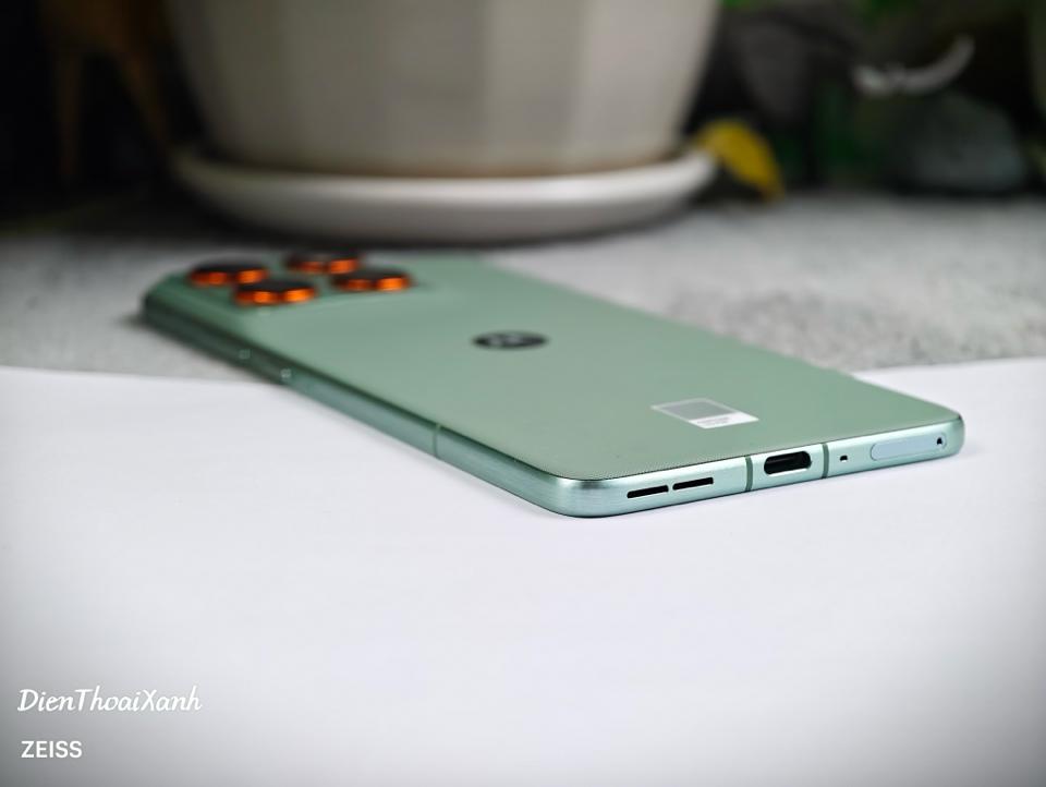 Motorola X70 Air 12/256G - 99935-duoc-ban-tai-Điện Thoại Xanh