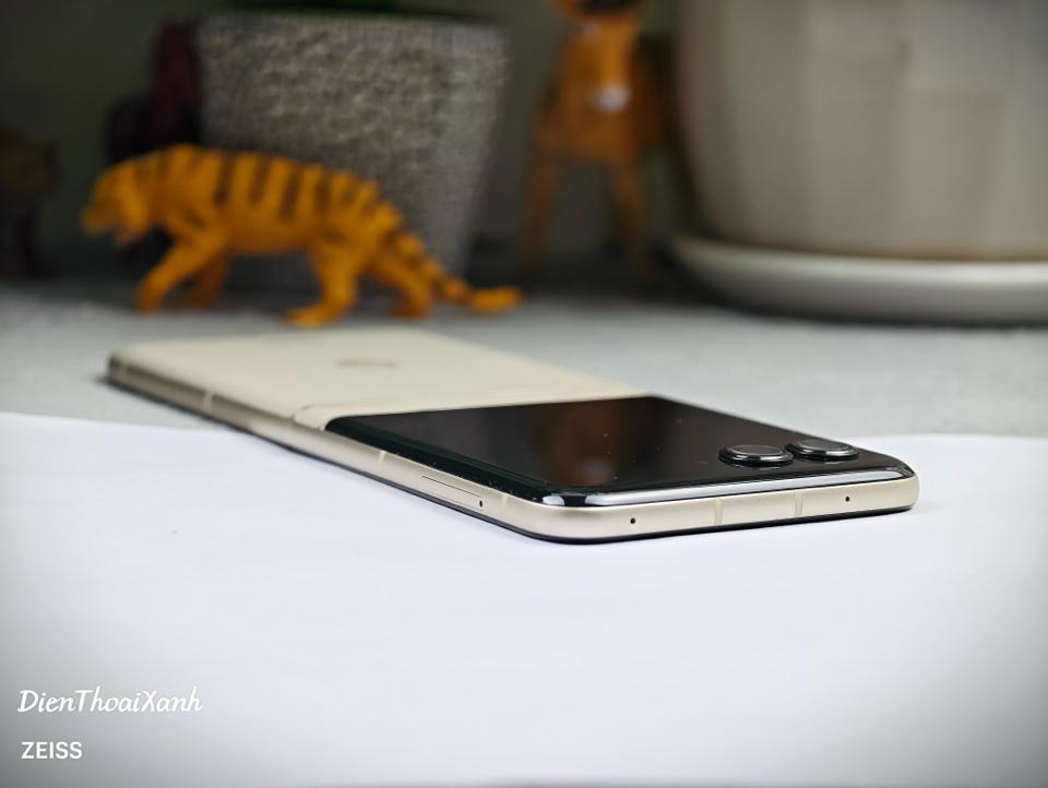 Moto Razr 50 8/256G - 62436-duoc-ban-tai-Điện Thoại Xanh