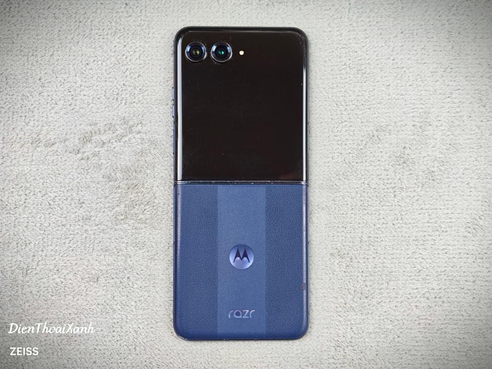 Motorola Razr 50 Ultra 12/256G - 64197-duoc-ban-tai-Điện Thoại Xanh