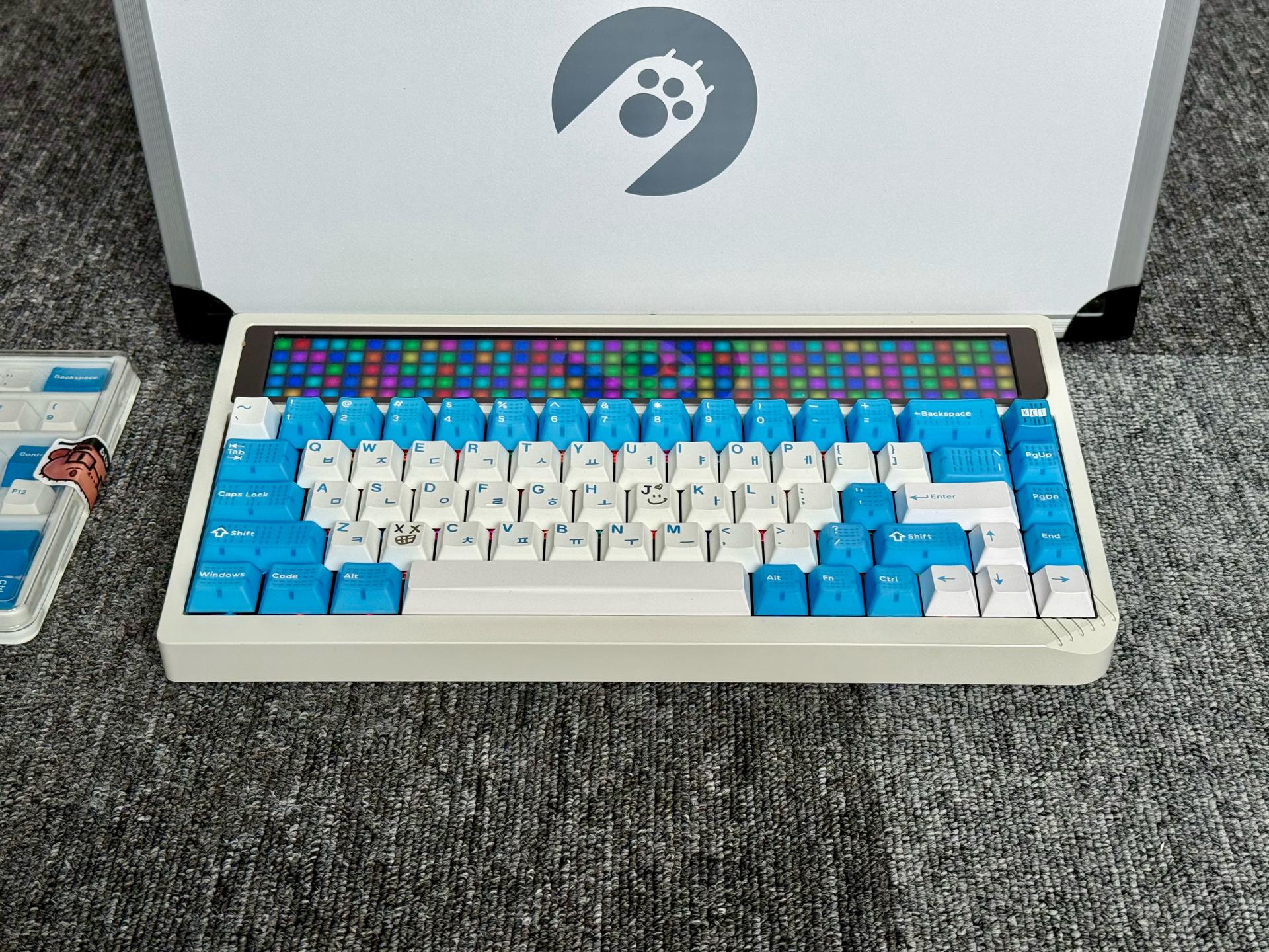 Bàn Phím Cơ Angry Miao AM RGB 65-duoc-ban-tai-Điện Thoại Xanh