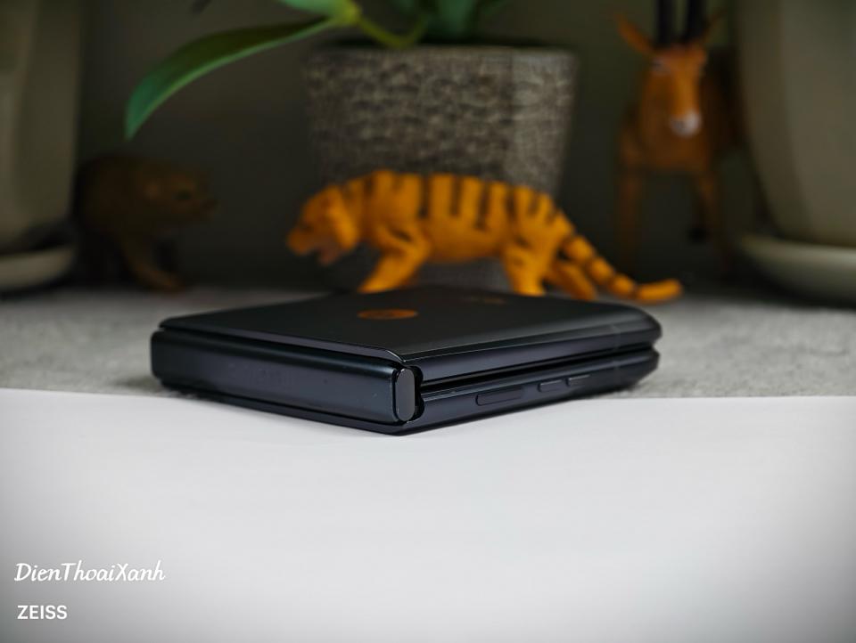 Moto Razr 2022 12/512G - 55812-duoc-ban-tai-Điện Thoại Xanh