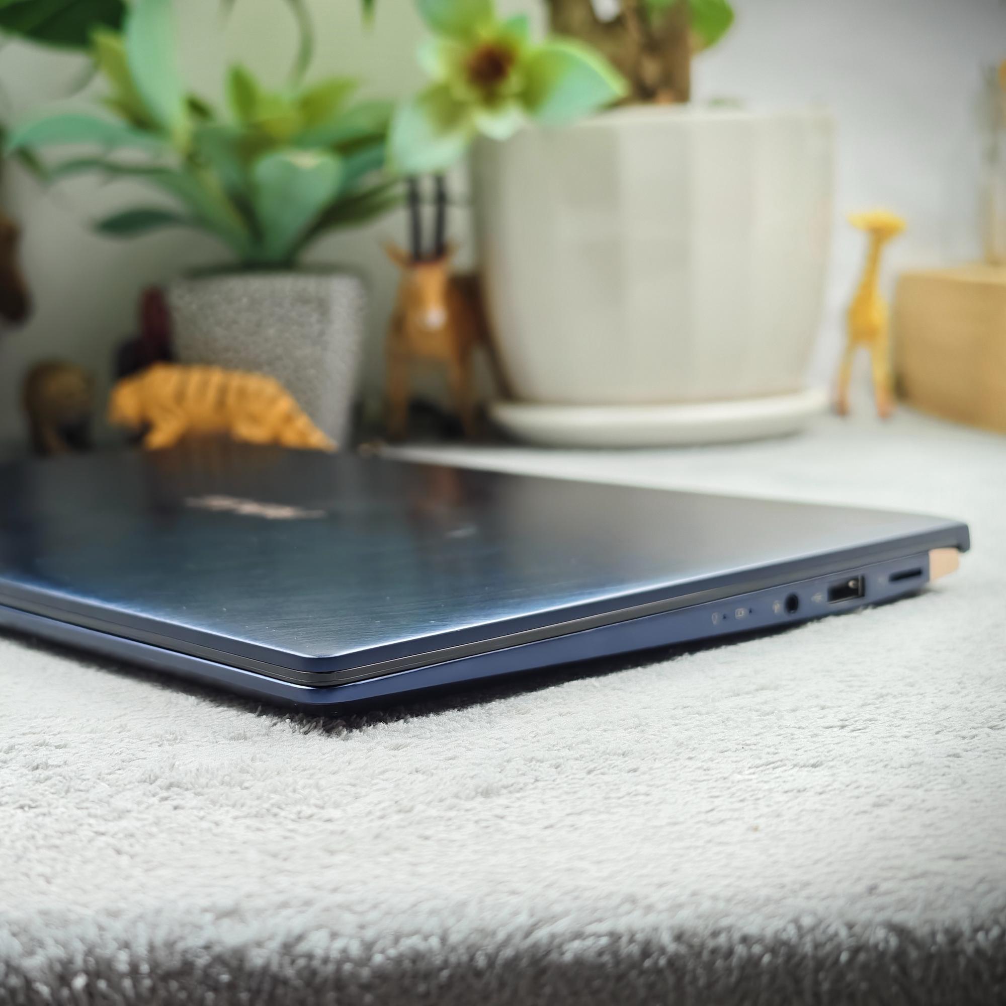 Laptop Asus Zenbook Deluxe 13 8/512G - 5351C-duoc-ban-tai-Điện Thoại Xanh